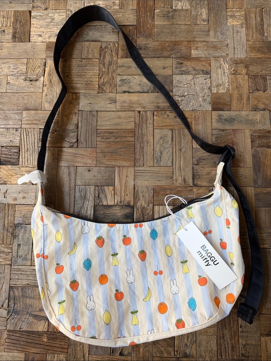 BAGGU Handbags - Baggu x Miffy Cream Fruit Print Crossbody Bag